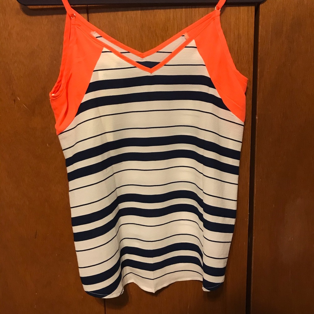 🌼Tank Top - Picture 2 of 3